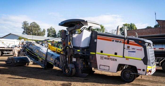  - Aterrizó la tecnología alemana para tapar huecos en Bogotá: una máquina importada por la alcaldía de Galán