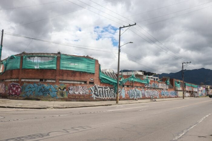 El fracasado Edificio Data Center de la ETB contratado por Saúl Kattan en el que se enterraron $ 24 mil millones - -- Las2orillas.co: Historias, voces y noticias de Colombia - El fracasado Edificio Data Center de la ETB contratado por Saúl Kattan en el que se enterraron $ 24 mil millones