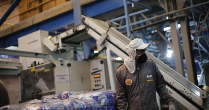  - Azul K, la marca de jabón bogotano que nació en San Victorino y hoy produce 72 mil toneladas cada año