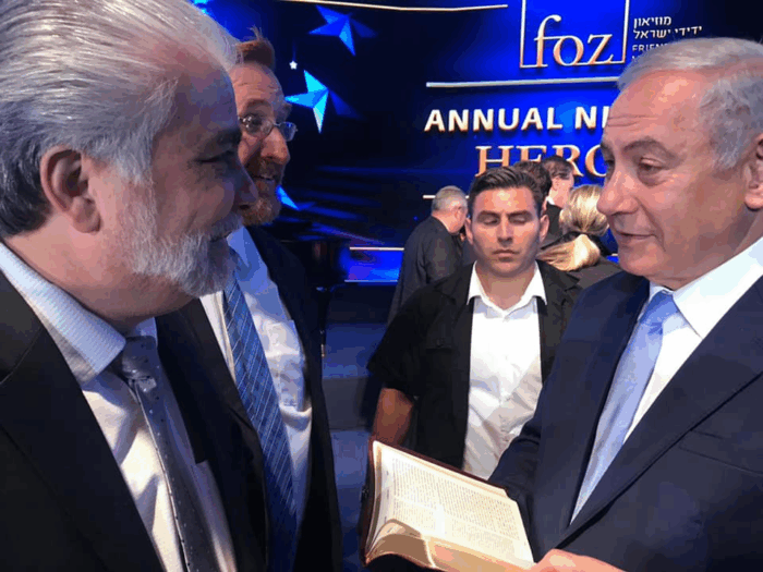 Un pastor gringo con vínculos religiosos en Los Laches de Bogotá le habla a Trump al oído - -- Las2orillas.co: Historias, voces y noticias de Colombia Pastor Ramiro Peña, quien ser reunió con Petro antes que Trump