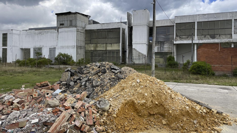  - El fracasado Edificio Data Center de la ETB contratado por Saúl Kattan en el que se enterraron $ 24 mil millones