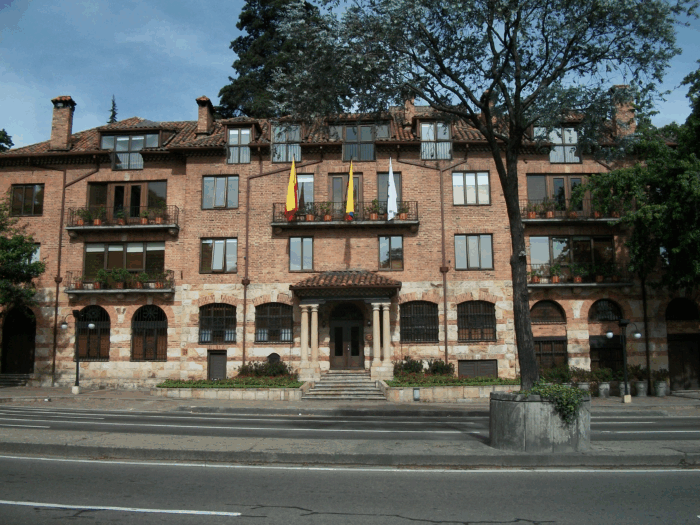 La nueva alianza de los Santo Domingo con famosa cadena hotelera cercana a los Gilisnki - -- Las2orillas.co: Historias, voces y noticias de Colombia La nueva alianza de los Santo Domingo con famosa cadena hotelera cercana a los Gilisnki