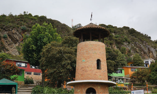 La solitaria pelea del nieto del fundador del Refous para no dejar morir su colegio - -- Las2orillas.co: Historias, voces y noticias de Colombia - La solitaria pelea del nieto del fundador del Refous para no dejar morir su colegio