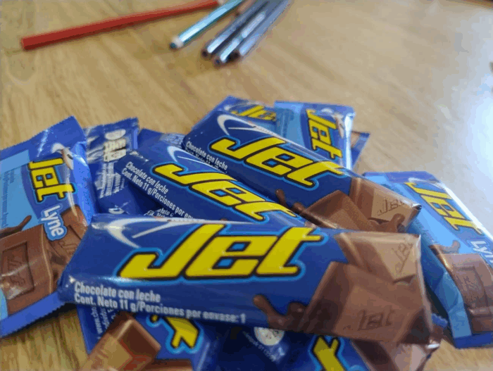 Chocolatina Jet de la Compañía Nacional de Chocolates