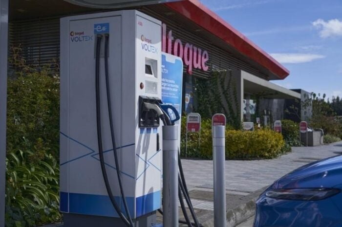 Terpel y EPM se pelean codo a codo el negocio de la carga eléctrica en Colombia mientras nuevos jugadores asoman