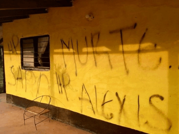  - El abogado que lidera a los 750 indígenas que madrugaron a llegar al campus de la Universidad Nacional