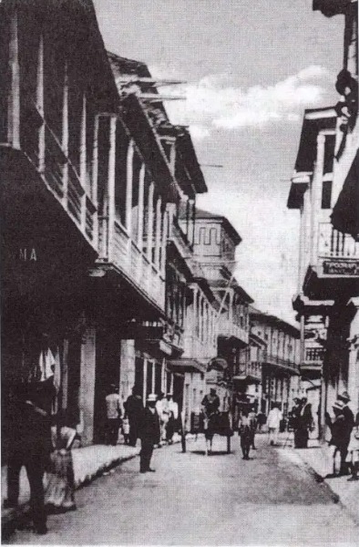  - Centavo Menos, uno de los antiguos edificios del Centro Histórico de Cartagena que está a punto de colapsar