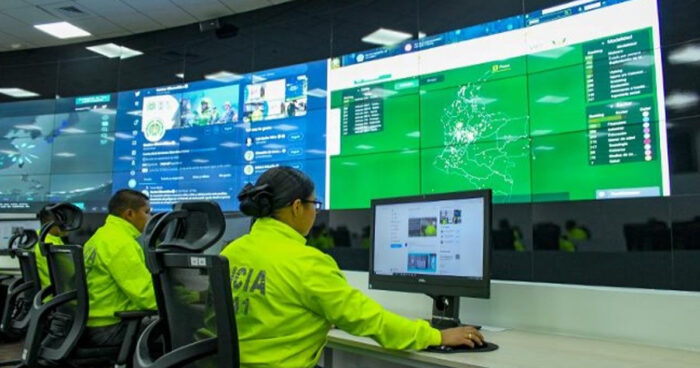 El secretario de Seguridad de Bogotá Cesar Restrepo y Oscar Gómez Heredia a responder por el contrato de las cámaras - -- Las2orillas.co: Historias, voces y noticias de Colombia - El secretario de Seguridad de Bogotá Cesar Restrepo y Oscar Gómez Heredia a responder por el contrato de las cámaras