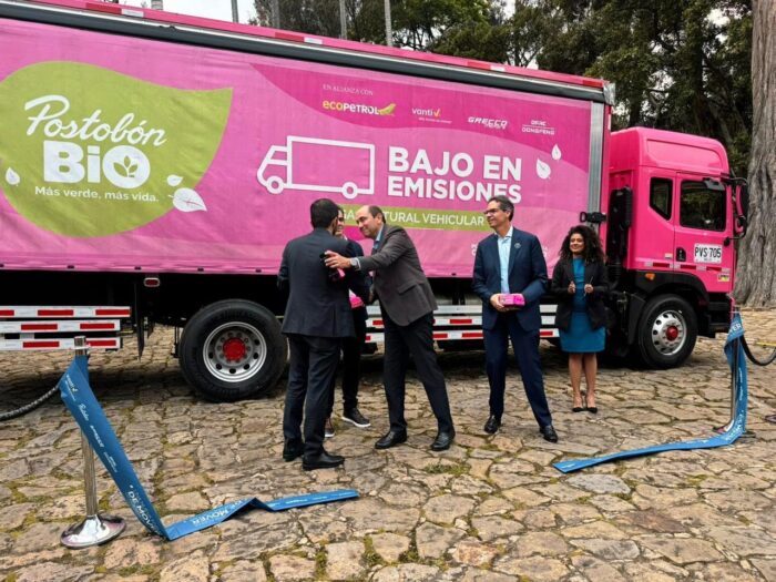 Los herederos de Ardila Lülle ​se aliaron con dos gigantes extranjeros para poner a andar con gas su flota de Postobon