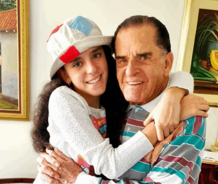  - El famoso humorista de Sábados Felices que encontró el amor a los 55 años con una quinceañera con quien tuvo tres hijos