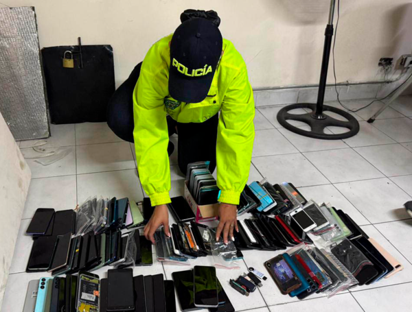  - Estas son los barrios de Medellín donde más están robando celulares, tenga mucho cuidado