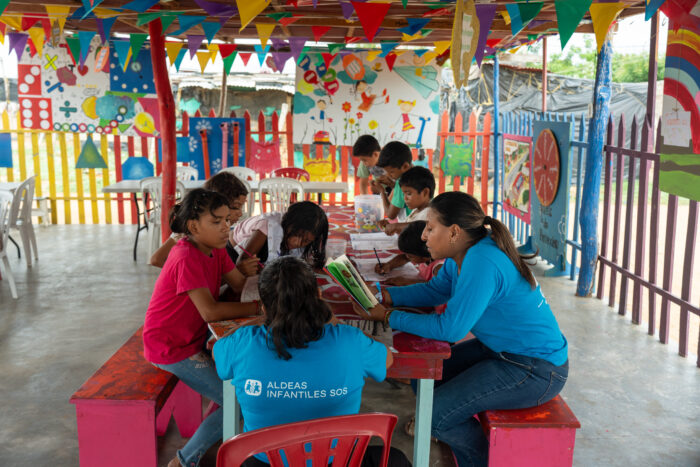 Las causas detrás de los 67.779 niños y niñas con derechos vulnerados en Colombia y que hoy se recuerdan en su día