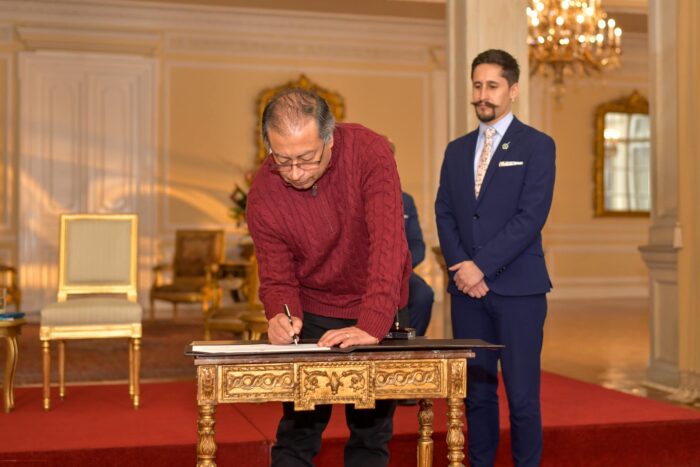  - El silencio de Guanumen, el polémico embajador de Chile que calla ante la ola de deportaciones de colombianos