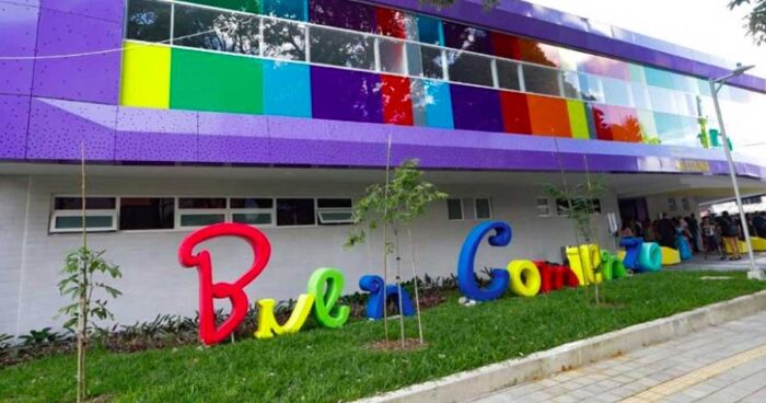  - Con 43 investigaciones penales y disciplinarias aterriza el polémico Daniel Quintero en la Superintendencia de Salud