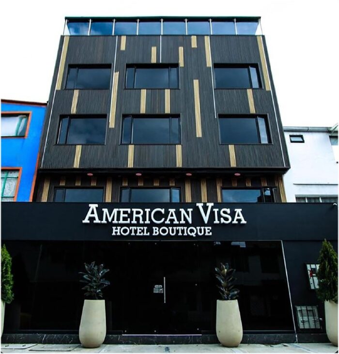 El poderoso taxista que traicionó a su gremio, les montó competencia y causó la protesta en el Aeropuerto El Dorado - -- Las2orillas.co: Historias, voces y noticias de Colombia gremio