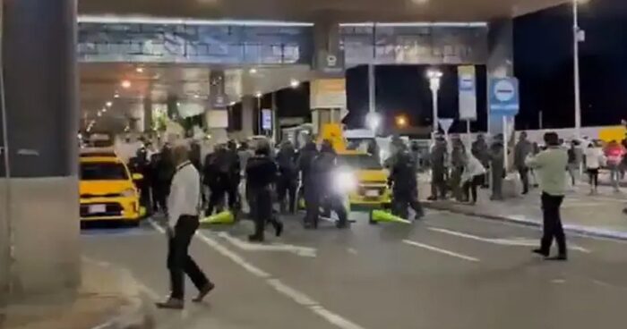 El poderoso taxista que traicionó a su gremio, les montó competencia y causó la protesta en el Aeropuerto El Dorado - -- Las2orillas.co: Historias, voces y noticias de Colombia gremio