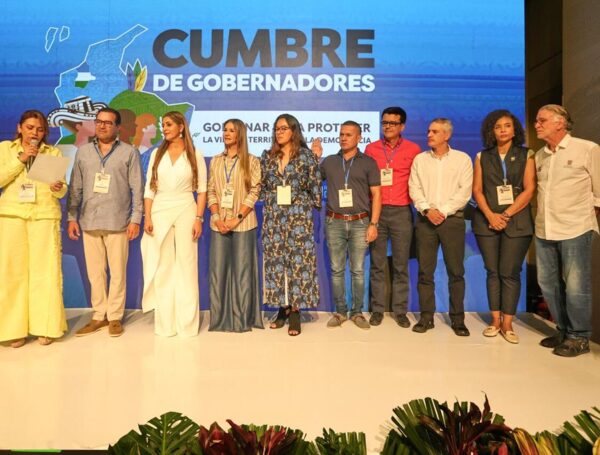 El "libro blanco" el documento que redefine el poder en Colombia: las regiones le hablan de frente al próximo presidente