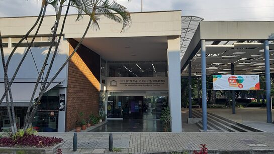  - La rebelión del director de la Biblioteca Pública Piloto contra Fico Gutiérrez por el libro del M-19