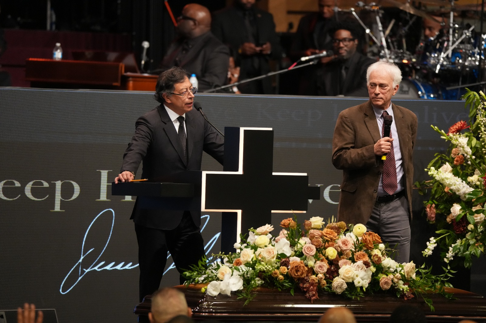 La verdadera historia del viaje de Petro a Chicago al funeral de Jessie Jackson al que Verónica Alcocer no fue - -- Las2orillas.co: Historias, voces y noticias de Colombia - La verdadera historia del viaje de Petro a Chicago al funeral de Jessie Jackson al que Verónica Alcocer no fue