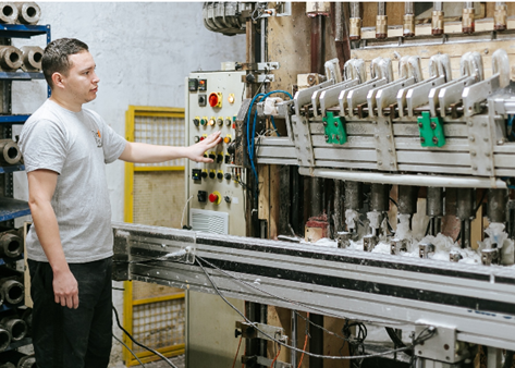  - De hacer velas en su casa a surtir al Éxito y otros grandes almacenes: la historia de Velas Don Pedro