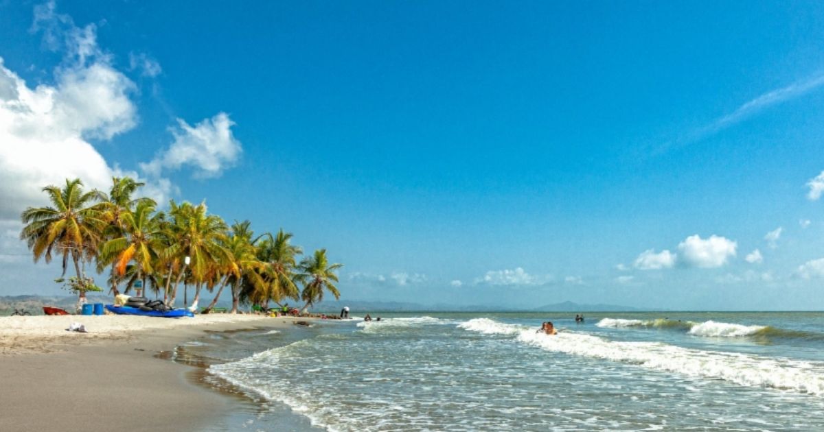  - Cuál es el pueblo más antiguo de Antioquia, un hermoso lugar a las orillas del mar con playas doradas