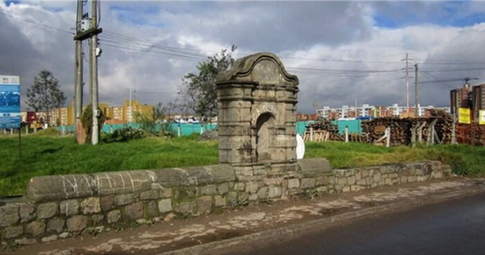 El puente que mandó a construir el Virrey Solís en el siglo XVIII sigue parado en Fontibón pero está abandonado