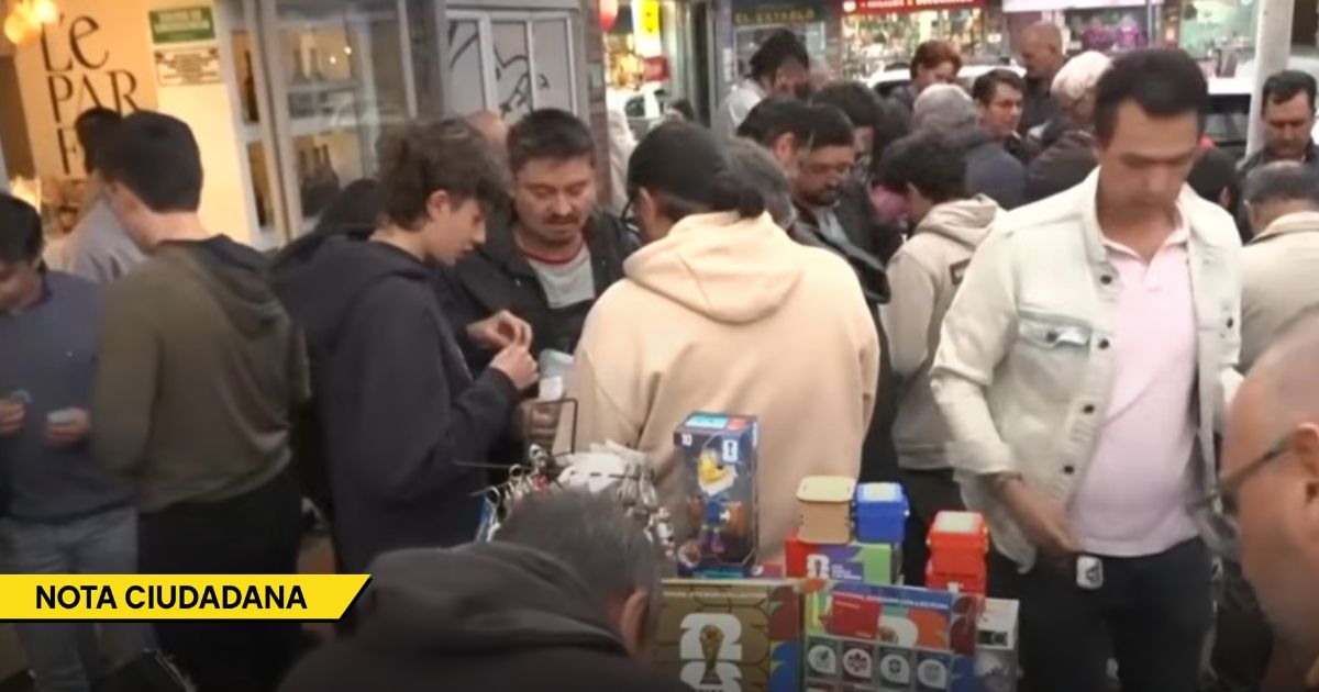  - La fiebre por el álbum Panini dejó en el olvido las campañas presidenciales