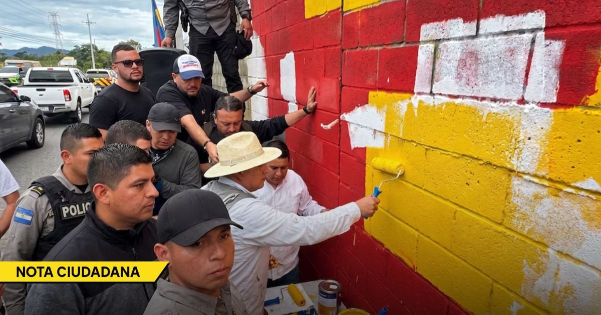  - Ni con mil capas de pintura, el rodillo silenciador de Álvaro Uribe podrá borrar los falsos positivos