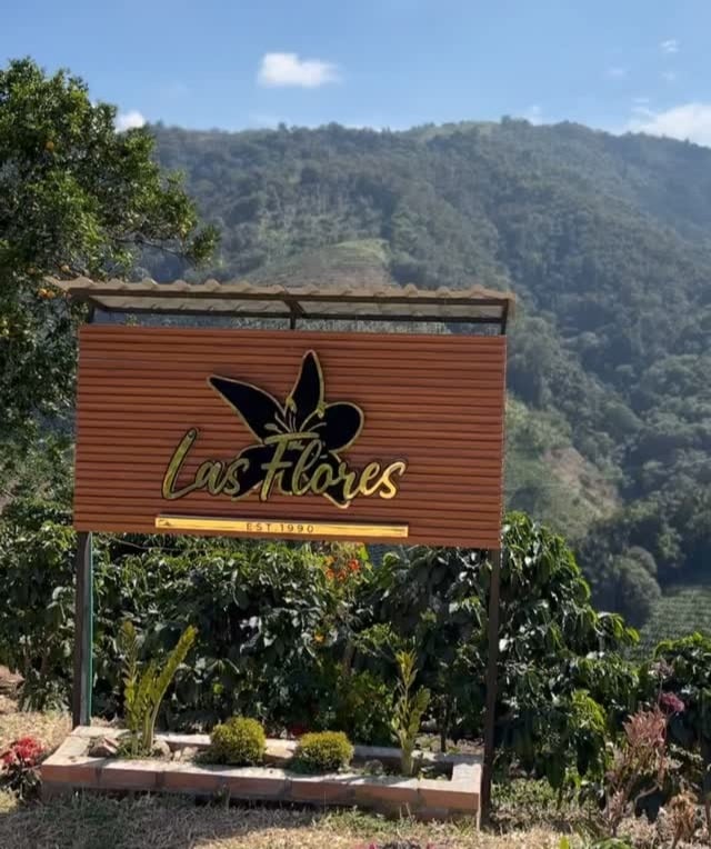  - Un huilense transformó su finca cafetera en una mina de premios a la calidad en el mundo