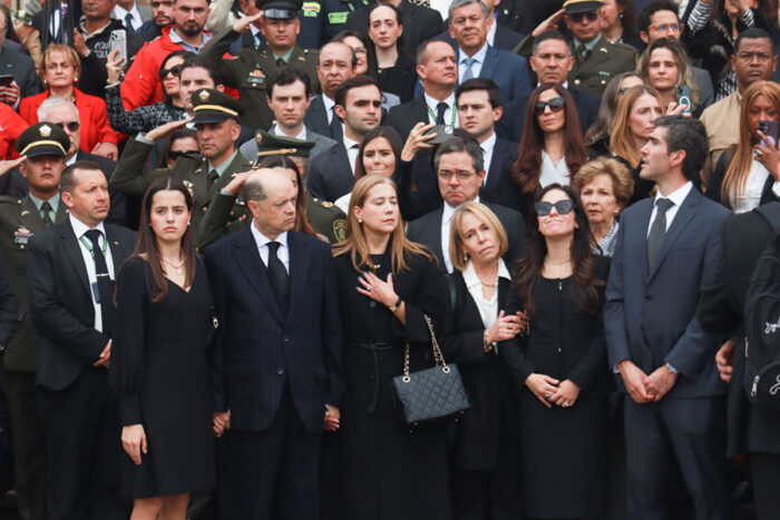  - Con honores de presidente: así fue la despedida a Germán Vargas Lleras en la Plaza de Bolívar de Bogotá