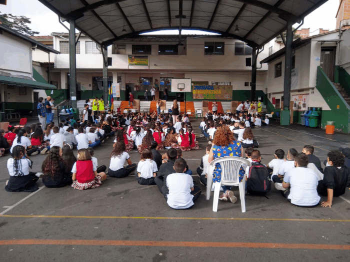 La historia del colegio público de Envigado que se metió entre los 10 mejores del mundo - La historia del colegio público de Envigado que se metió entre los 10 mejores del mundo