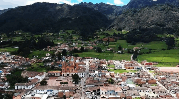 Cuál es el pueblo de Cundinamarca que ganó fama internacional como uno de los más lindos del mundo