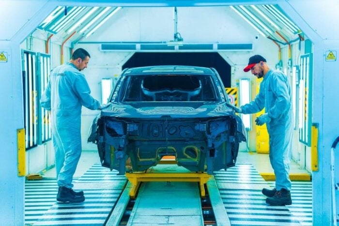 La millonaria apuesta de los franceses de Renault para que la planta de Envigado produzca híbridos o eléctricos - La millonaria apuesta de los franceses de Renault para que la planta de Envigado produzca híbridos o eléctricos