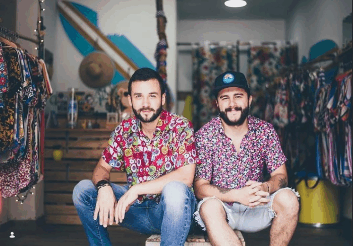 Los hermanos paisas que convirtieron el reciclaje en ropa playera que ya se hizo famosa