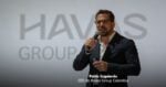 El genio español que maneja uno de los negocios más poderosos de publicidad en Colombia
