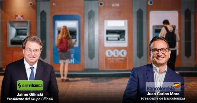 Two bank executives in suits stand in front of row of ATMs; left labeled Jaime Gilinski, Presidente del Grupo Gilinski (Servibanca), right labeled Juan Carlos Mora, Presidente de Bancolombia. - Las2orillas.co: Historias, voces y noticias de Colombia
