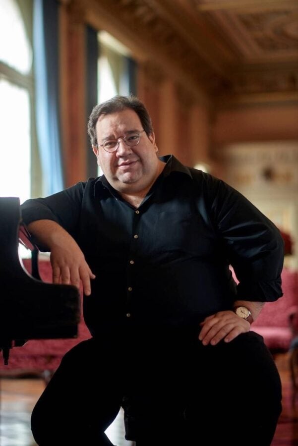 Cómo llegó el bogotano Camilo Delgado a brillar en el Metropolitan de Nueva York, el templo mundial de la ópera - Cómo llegó el bogotano Camilo Delgado a brillar en el Metropolitan de Nueva York, el templo mundial de la ópera