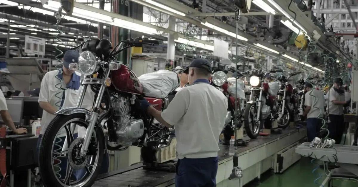  - Tres marcas asiáticas desplazaron a AKT del empresario paisa Manuel Santiago Mejía