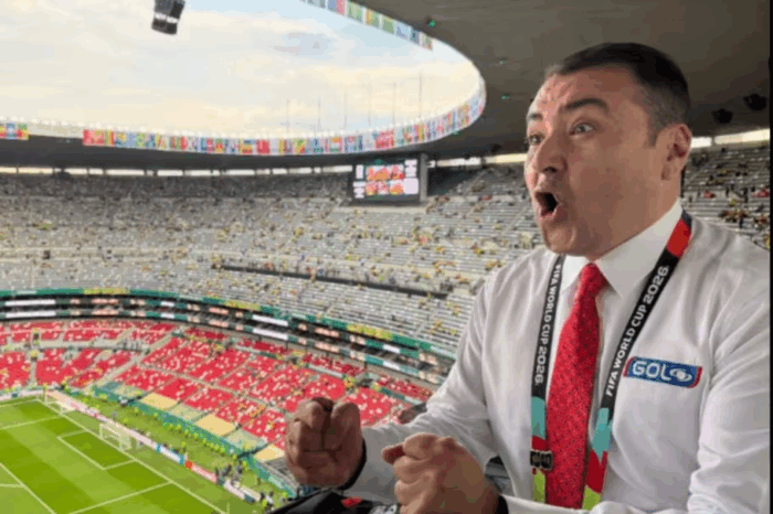 El duro camino de Carlos Morales para convertirse en la voz del Gol Caracol El camino de Carlos Alberto Morales, el narrador que pasó de cargar bultos a cantar los goles de la Selección Colombia