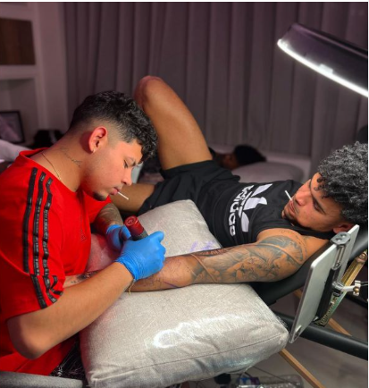 Quién es el tatuador cartagenero que Lucho Díaz escogió para dibujar su cuerpo - Quién es el tatuador cartagenero que Lucho Díaz escogió para dibujar su cuerpo