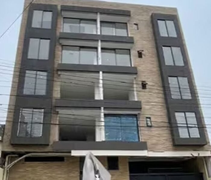  - La Alcaldía de Bogotá intervino la constructora Robles porque dejó sin techo a 16 familias en Engativá.