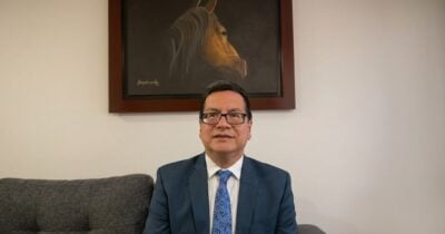 El abogado de confianza De la Espriella busca parar la maniobra de Petro para contratar hasta el último día