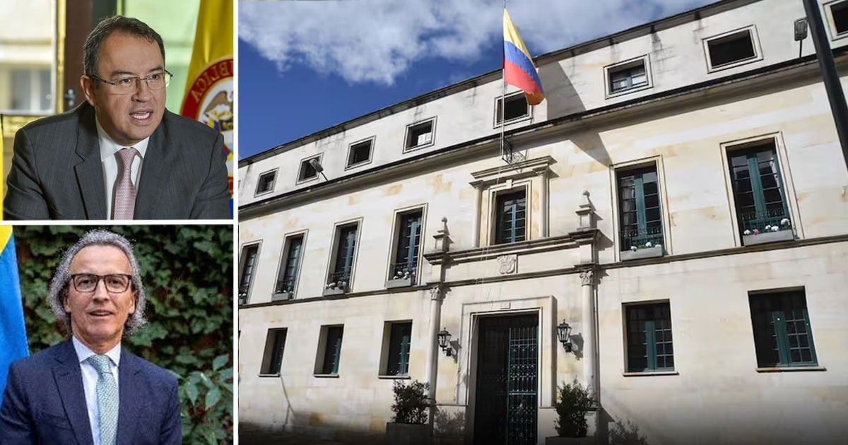 Portraits of two men in suits on the left, with a government building and Colombian flag on the right. - Los embajadores de Petro que ya empacaron maletas ¿ cuáles son?