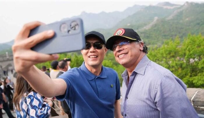 Gustavo Petro Gran Muralla China