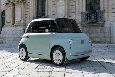 El pequeño topolino que nació en Italia hace un siglo regresa como carro oficial del Vaticano - El pequeño topolino que nació en Italia hace un siglo regresa como carro oficial del Vaticano