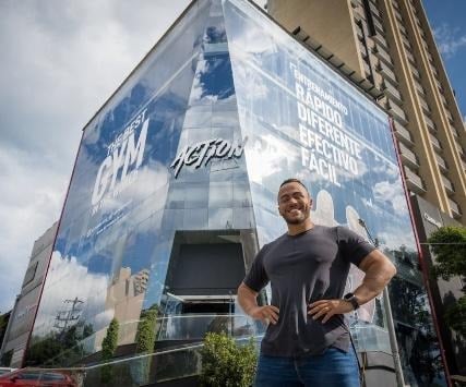 El colombiano que fundó los gimnasios Action Black quiere coronar en el negocio hotelero - El colombiano que fundó los gimnasios Action Black quiere coronar en el negocio hotelero