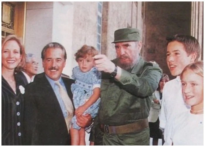  - El adiós del embajador José Noe Ríos quien cerrará las puertas de la embajada en Cuba por decisión de De la Espriella