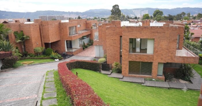 La lujosa mansión de 10 mil millones al norte de Bogotá que pasó a manos de la SAE por extinción de dominio mansión