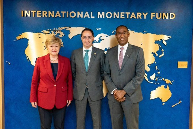 Con 2 duros escuderos José Manuel Restrepo le dio la cara al Banco Mundial y el Fondo Monetario en Washington - Con 2 duros escuderos José Manuel Restrepo le dio la cara al Banco Mundial y el Fondo Monetario en Washington