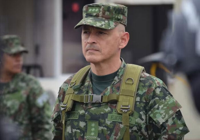  - Con 7 duros oficiales comandados por un general que Petro retiró, De la Espriella arma su cúpula militar